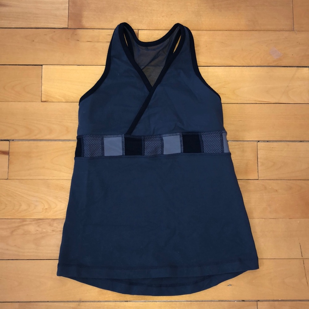 Lululemon workout top